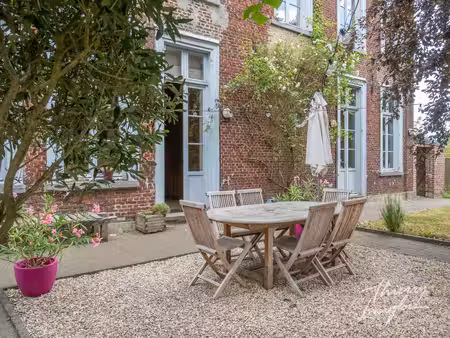 maison bourgeoise de caractere sur 2 445m2