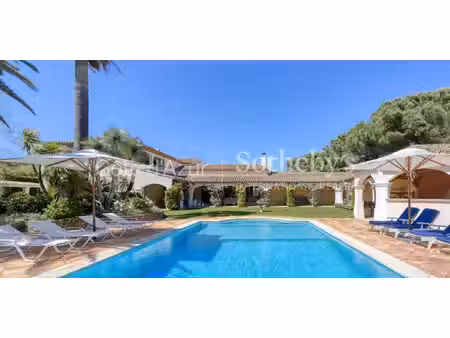 villa avec piscine et terrasse ramatuelle (83)