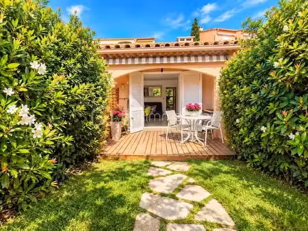 vente appartement 1 pièce 29 m² à hyeres (83400)  245 000 €