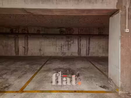 place de parking en sous-sol dans résidence sécurisée - rue
