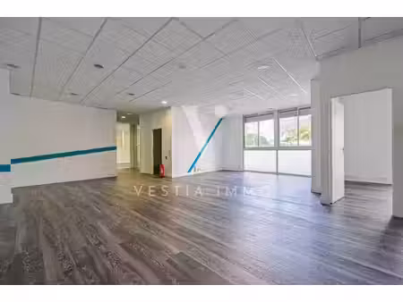 vincennes proche rer a– spacieux bureaux