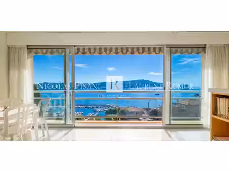 appartement avec piscine en bord de mer villefranche-sur-mer (06)