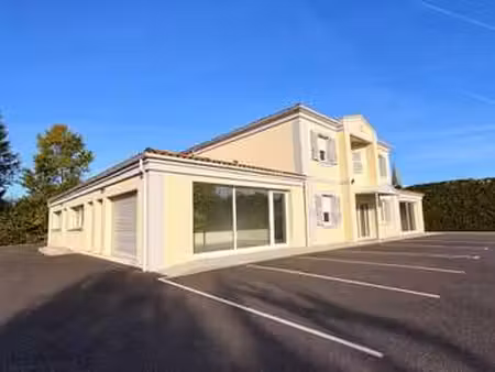 location bureaux et commerces au taillan-médoc (33320) : à louer / 103m² le taillan-médoc