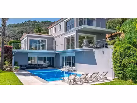 villa avec piscine en bord de mer mandelieu-la-napoule (06)