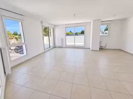 vente appartement 4 pièces 88 m² à saint-médard-en-jalles (33160)  405 000 €