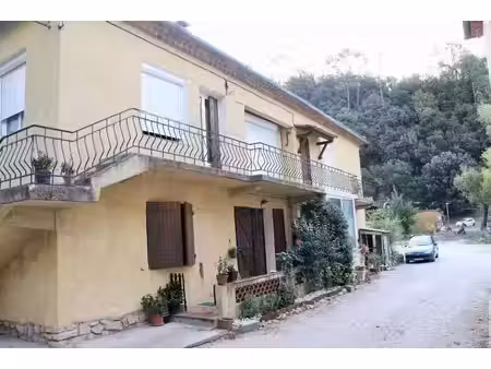 appartement rénové de type 4 avec balcon
