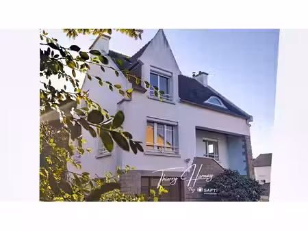 **locquirec – élégante maison rénovée avec vue mer  à 5 minutes à pied des plages**