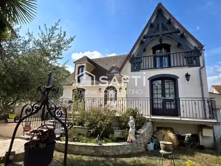 maison avec beau volume et terrain de 701 m²