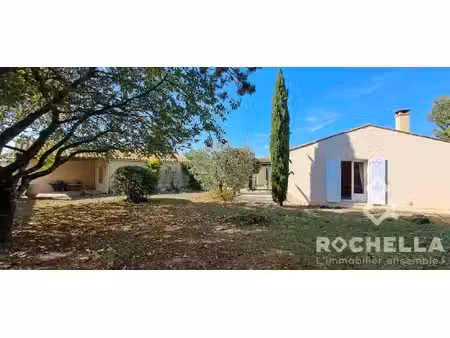 maison de plain-pied non mitoyenne de 138 m2  4 chambres  grand