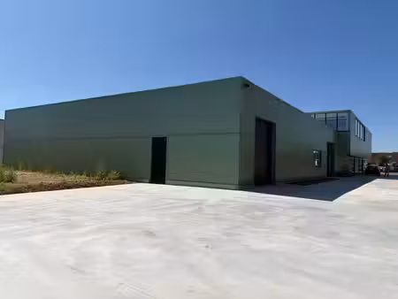 nivelles nord – entrepôt + bureaux neuf de 1.350 m² à vendre