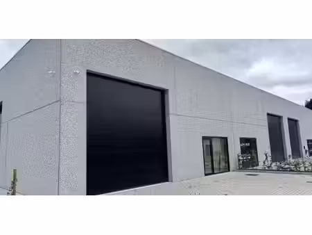 bâtiment d’entreprise à louer à oeselgem pour € 500
