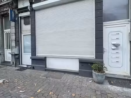 schaerbeek - rez-de-chaussée commercial de +- 100m²