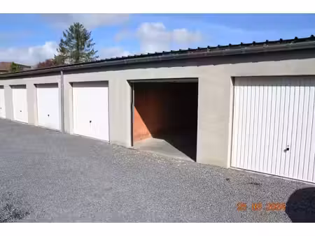 garage fermé à louer à bernissart