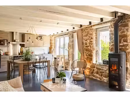 maison de caractère rénovée en pierre à fabrezan