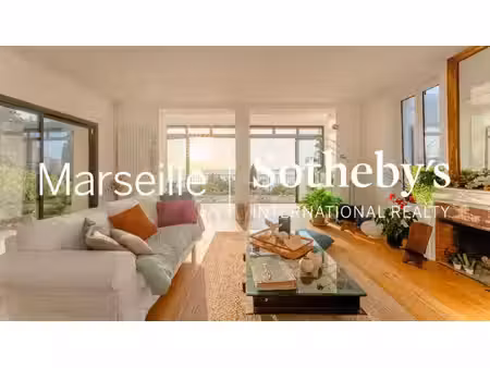 maison de luxe à vendre dans le quartier le roucas blanc