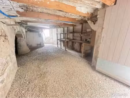 ?️ garage 65 m² • stationnement + stockage