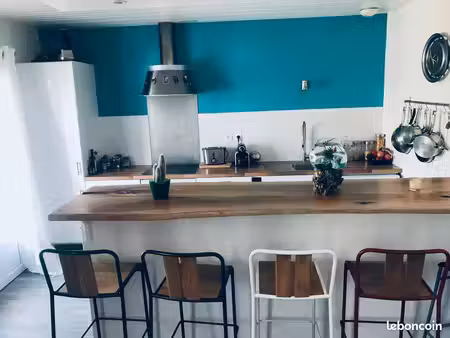 location meublé 80m2 avec terrasse à l'année