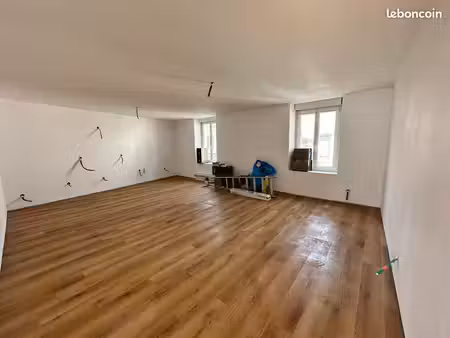 appartement 3 chambres  balcon et terrain privé