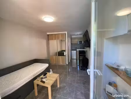 bas de villa indépendant meublé 18 m² – la valette-du-var – parking – 550 cc