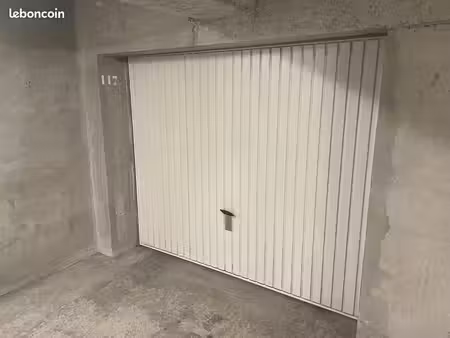 parking/box saint-egreve