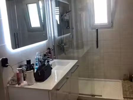 maison de ville de 90m2 a louer salon