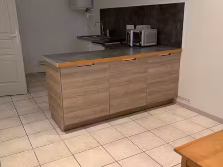 studio 1 pièce 28 m²
