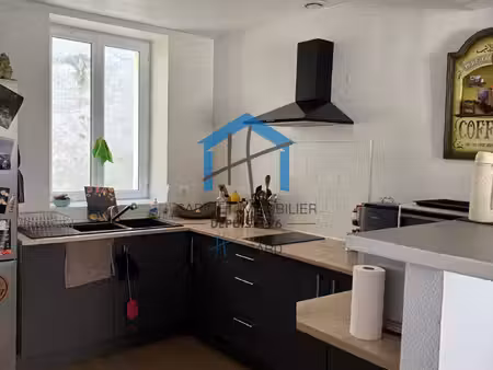 genilac - dans bourg - t3 en duplex de 46m2
