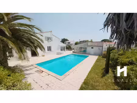 maison de luxe à vendre à la couarde-sur-mer