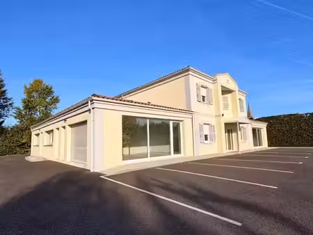 location locaux professionnels 103 m² à le taillan-médoc (33320)  1 888 €