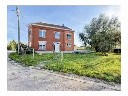 maison à louer avec garage et 3 chambres   horrues (vbe76022)