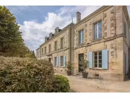 château à vendre à aumagne
