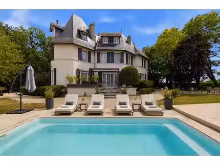 villa de luxe à vendre à montceaux-lès-meaux
