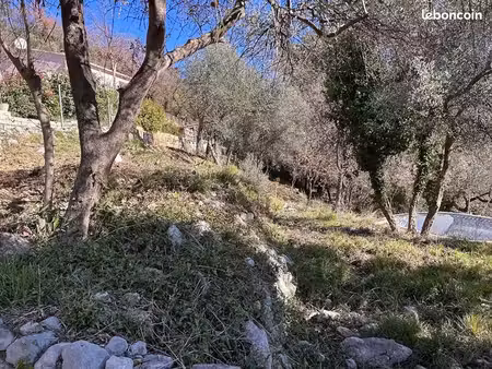 terrain 1 350 m² levens