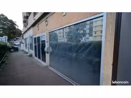 local commercial 60m2 av henri dunant - bureau entrepôt magazin