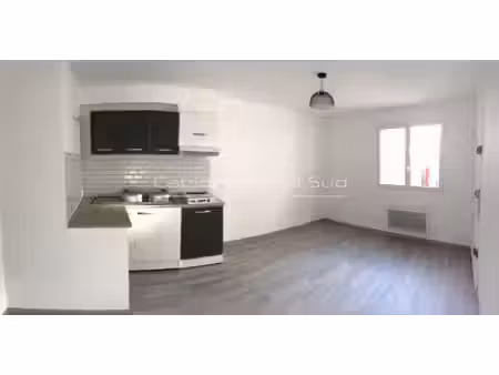 location appartement 2 pieces de 33m2 en rez chaussée avec c