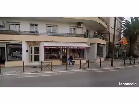 à louer – local commercial / bureaux – magagnosc