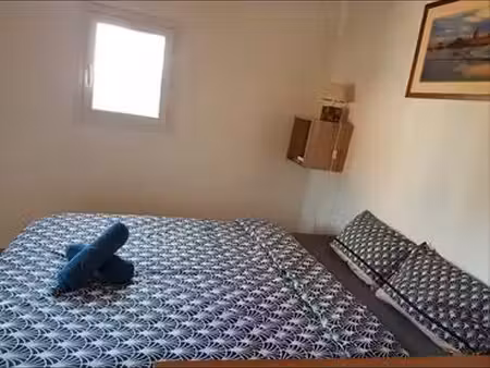 appartement dispo■l'eau est compris dans le loyer de 500 par mois  il y a la fibre d'insta