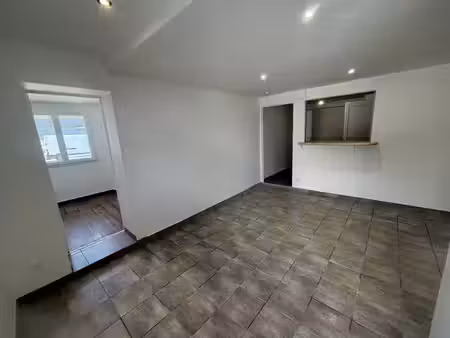 t3 en rez de chaussée chanas