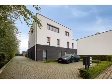 lichtrijk en energiezuinig appartement met 2 slaapkamers te eeklo