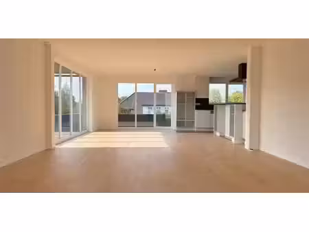 appartement à louer à oostakker pour € 1.200 avec 2 chambres à coucher