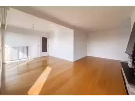 appartement à louer avec garage et terrasse   rhode-saint-genèse (vbe76058)