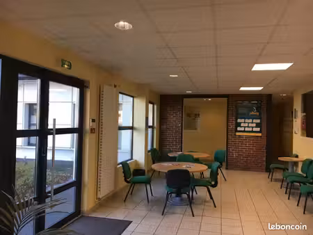 bureaux 690 m²
