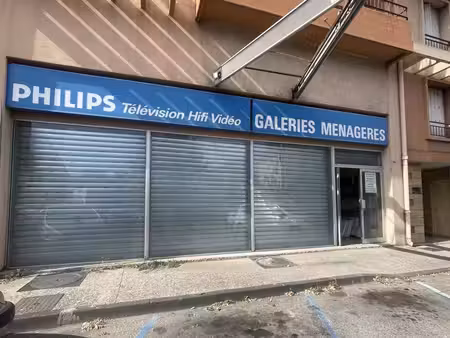 garage à usage commercial  exploité depuis de nombreuses années en commerce  belle visibil
