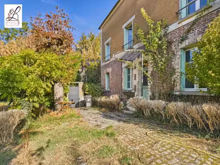 propriété - 235m ²