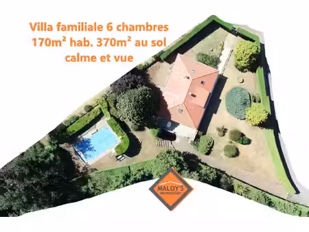 maison familiale avec piscine chauffée  vue panoramique et g
