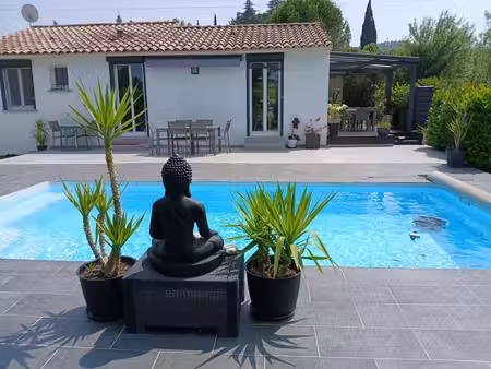 villa t4 sur 1206m² de terrain avec garage et piscine - le val