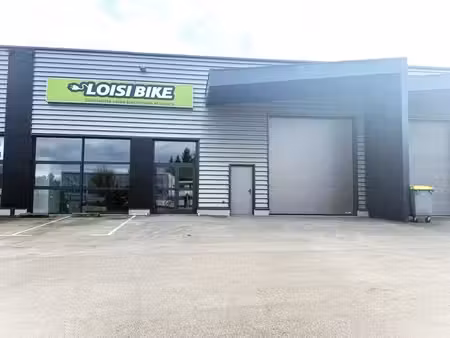location commerce franois 25770 520m²
