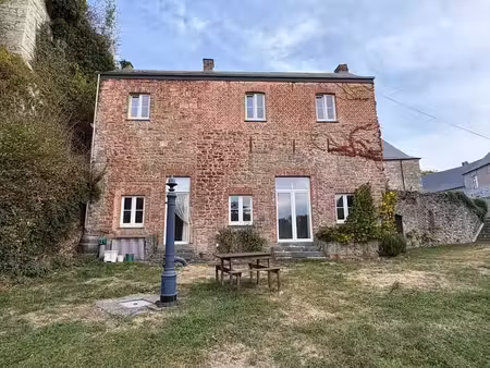 charmante habitation 2 chambres avec jardin sise à revogne.
