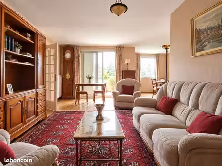 appartement 3 pièces 84 m²
