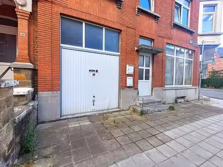 garage à louer à jambes